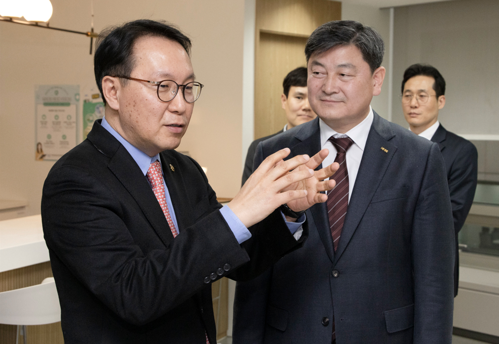 보건의료데이터 활용기반 마련 본격 추진, 공공기관 현장방문 사진